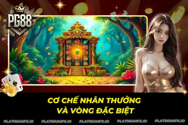 Cổng đền có ba cột biểu tượng trong khung cảnh rừng và đồng xu.